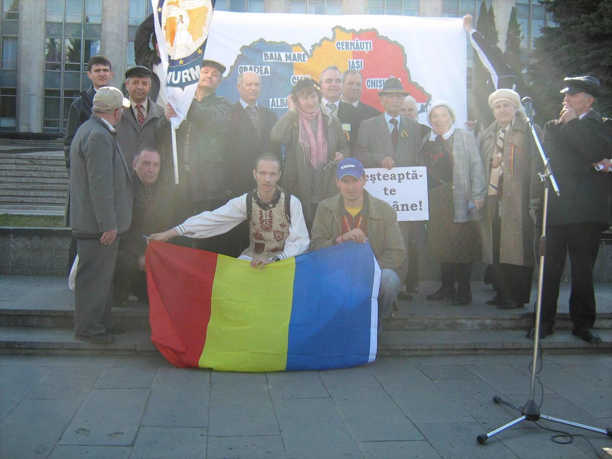 Cum poți să aplauzi la București pe cei care îi persecută pe unioniștii români la Chișinău? Jurnal de trăitor