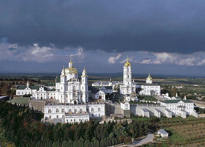 Persecuție religioasă în Ucraina. Cel mai democratic regim din Europa a pus gând rău bisericii ortodoxe canonice. SBU percheziționează mănăstiri pentru deținere de literatură rusă